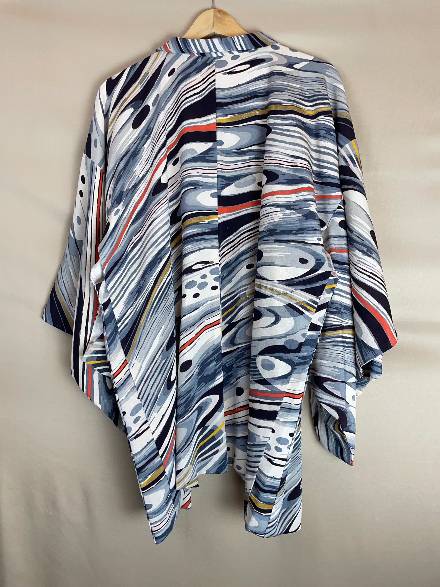 Haori Ink Ripples with Gold Details