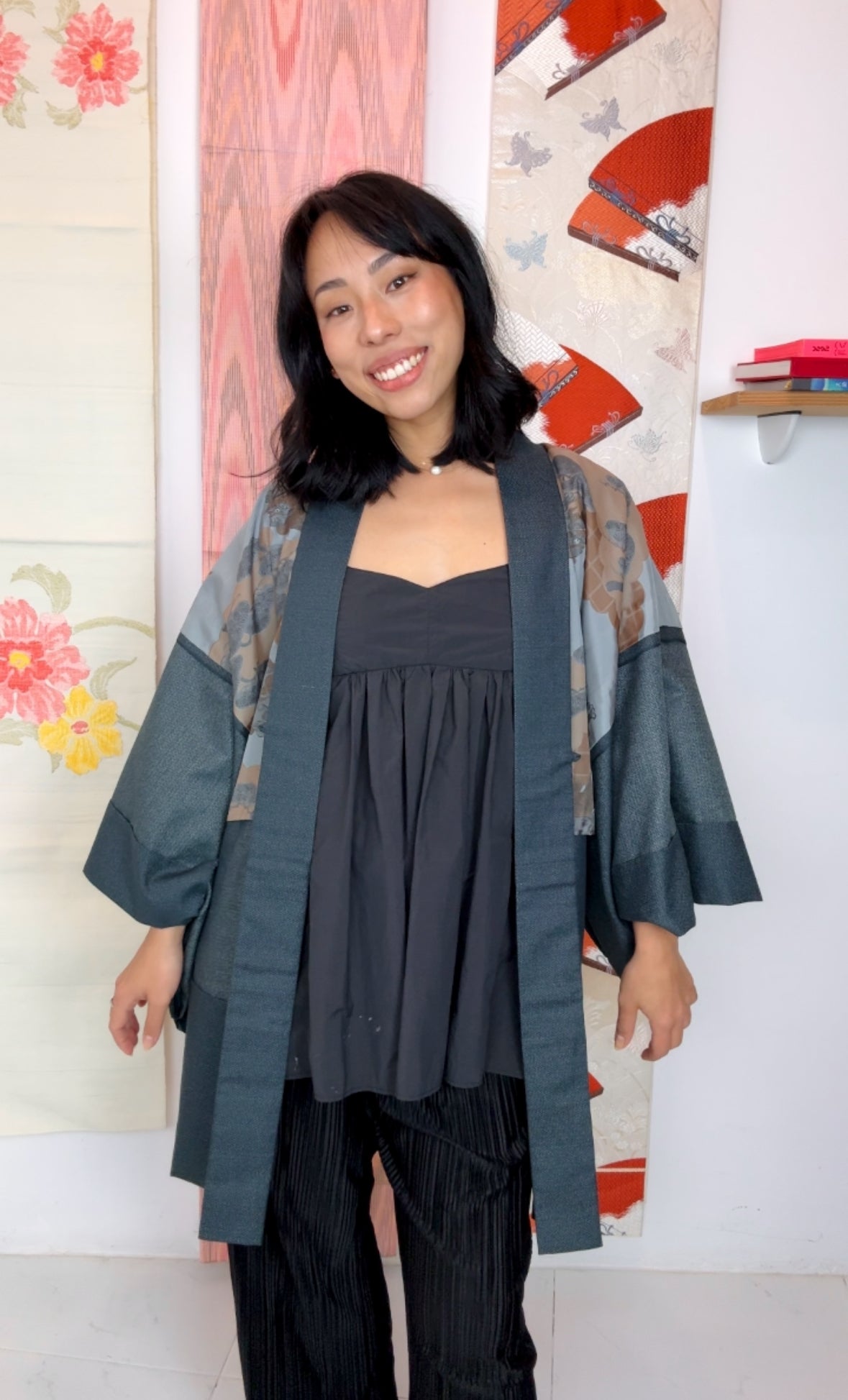 Haori Mens Dark Grey Tsumugi Technique with Shisa Lion interior in Woven Silk