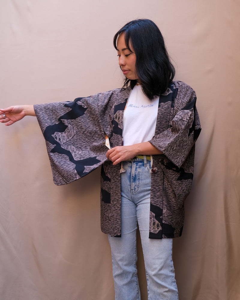 Haori Jacket Jacquard in Black and Lilac with Flowers