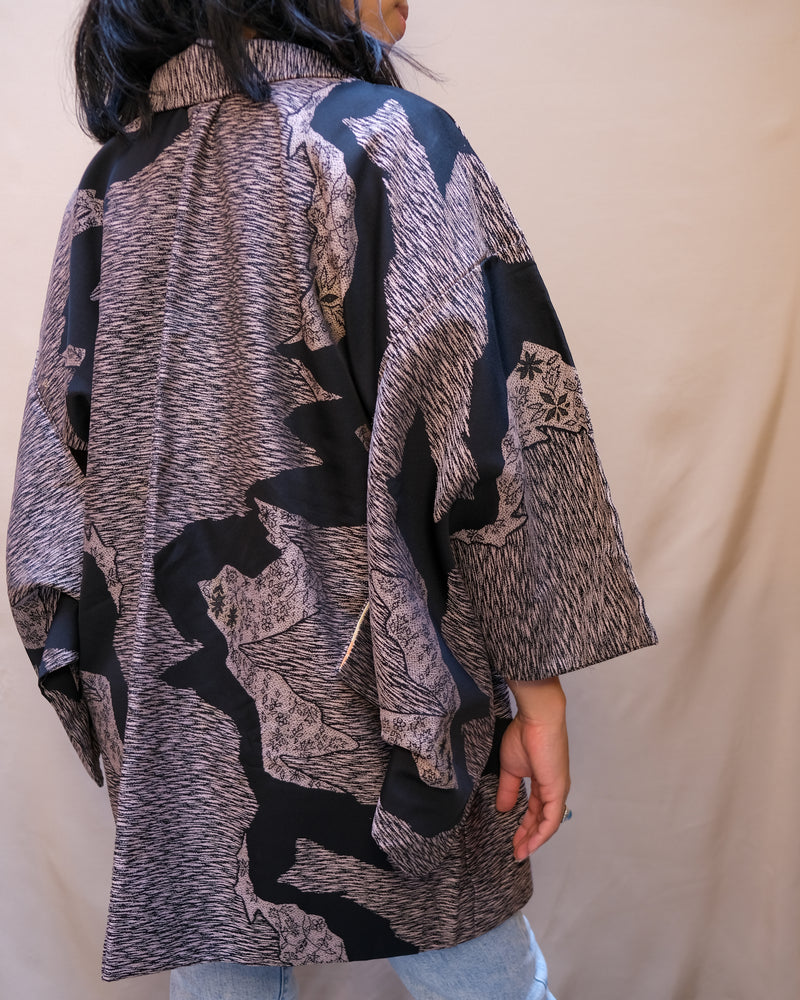 Haori Jacket Jacquard in Black and Lilac with Flowers