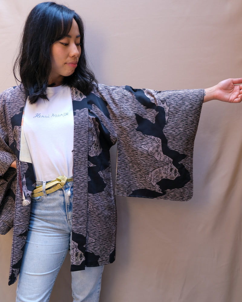 Haori Jacket Jacquard in Black and Lilac with Flowers