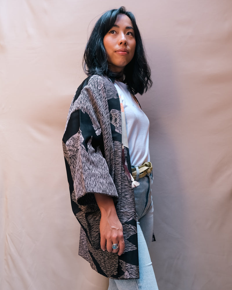 Haori Jacket Jacquard in Black and Lilac with Flowers
