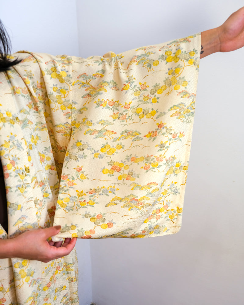 Kimono Single Layer Pale Yellow with Lemon Trees in Silk