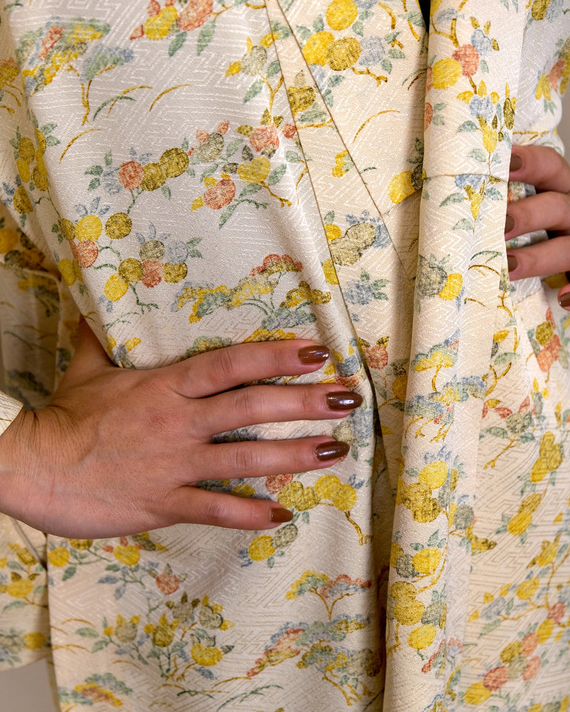 Kimono Single Layer Pale Yellow with Lemon Trees in Silk