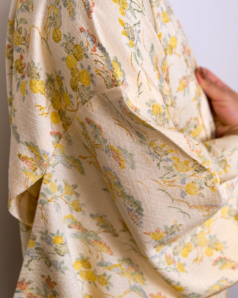 Kimono Single Layer Pale Yellow with Lemon Trees in Silk