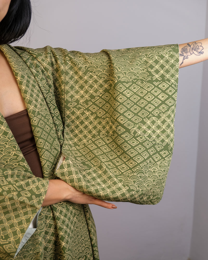 Kimono Moss Green with Patterns in Silk