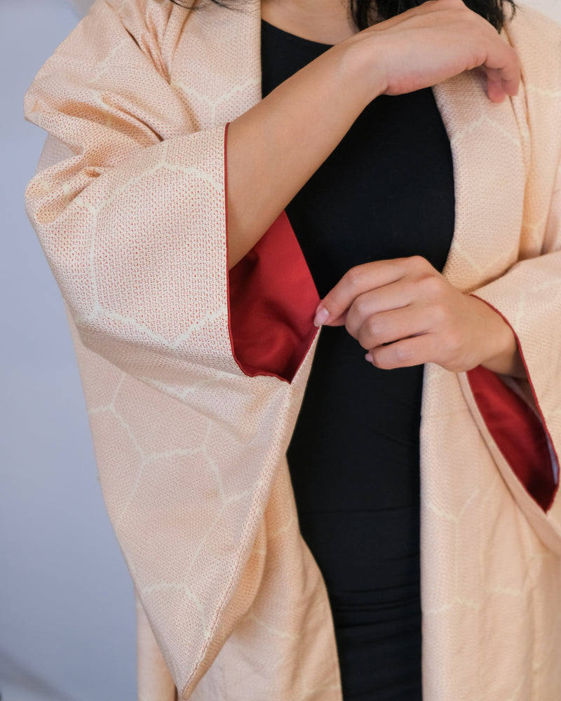 Short Kimono Turtle Shell in Pale Pink Tsumugi Silk