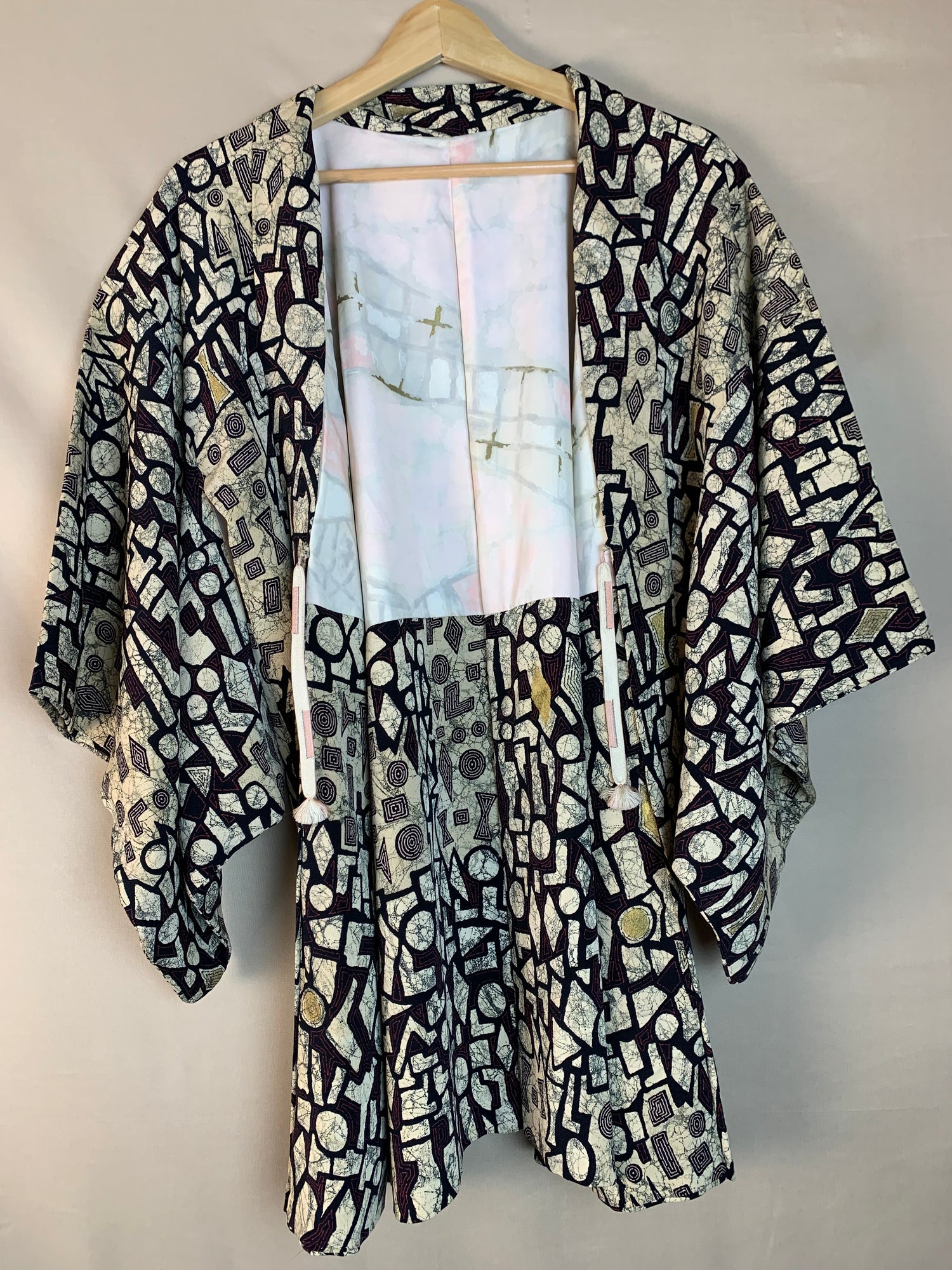 Haori Artsy Geometric Red and Black with Gold