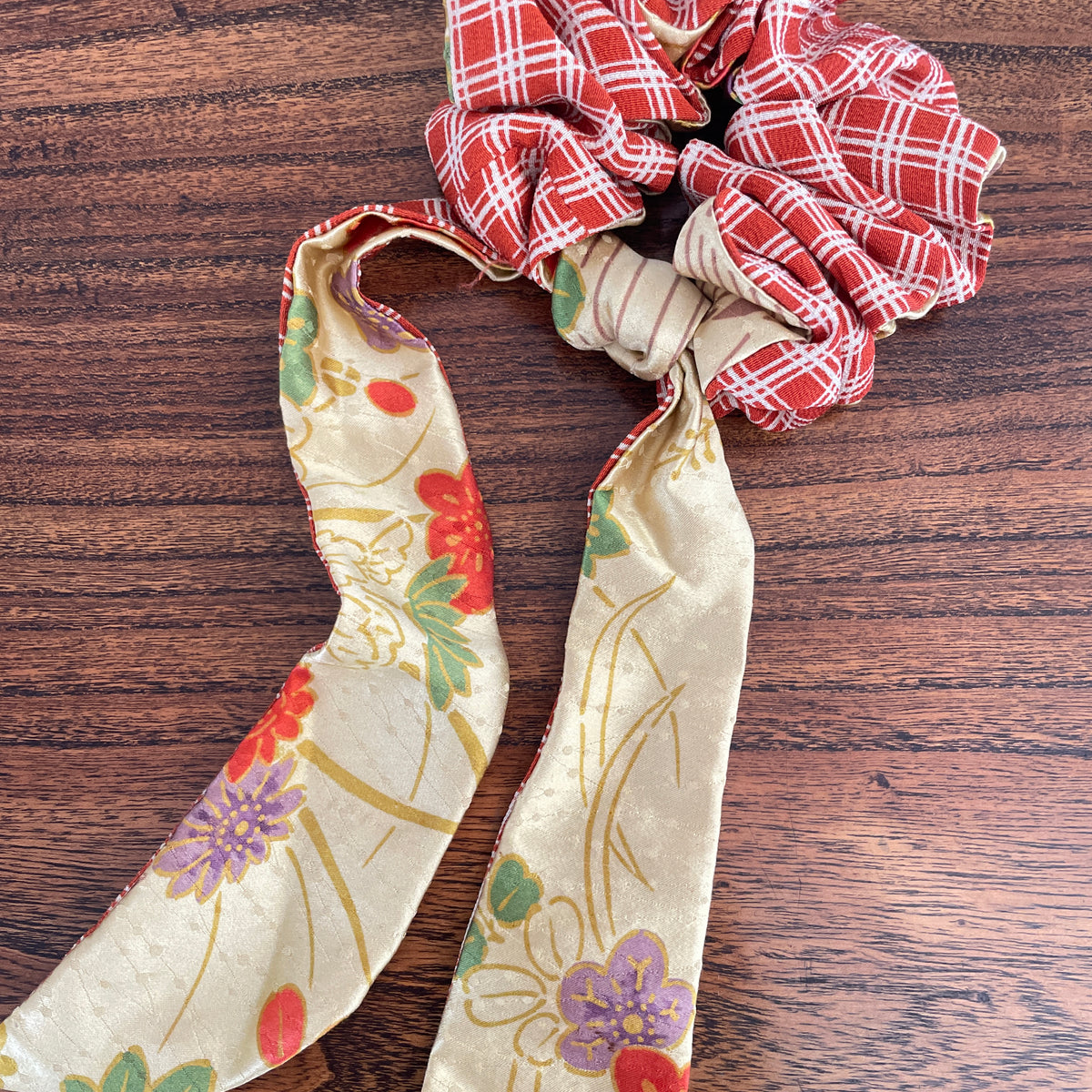 Scrunchie with Detachable Ribbon in Silk