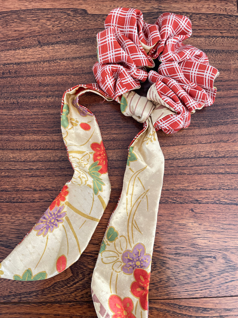 Scrunchie with Detachable Ribbon in Silk