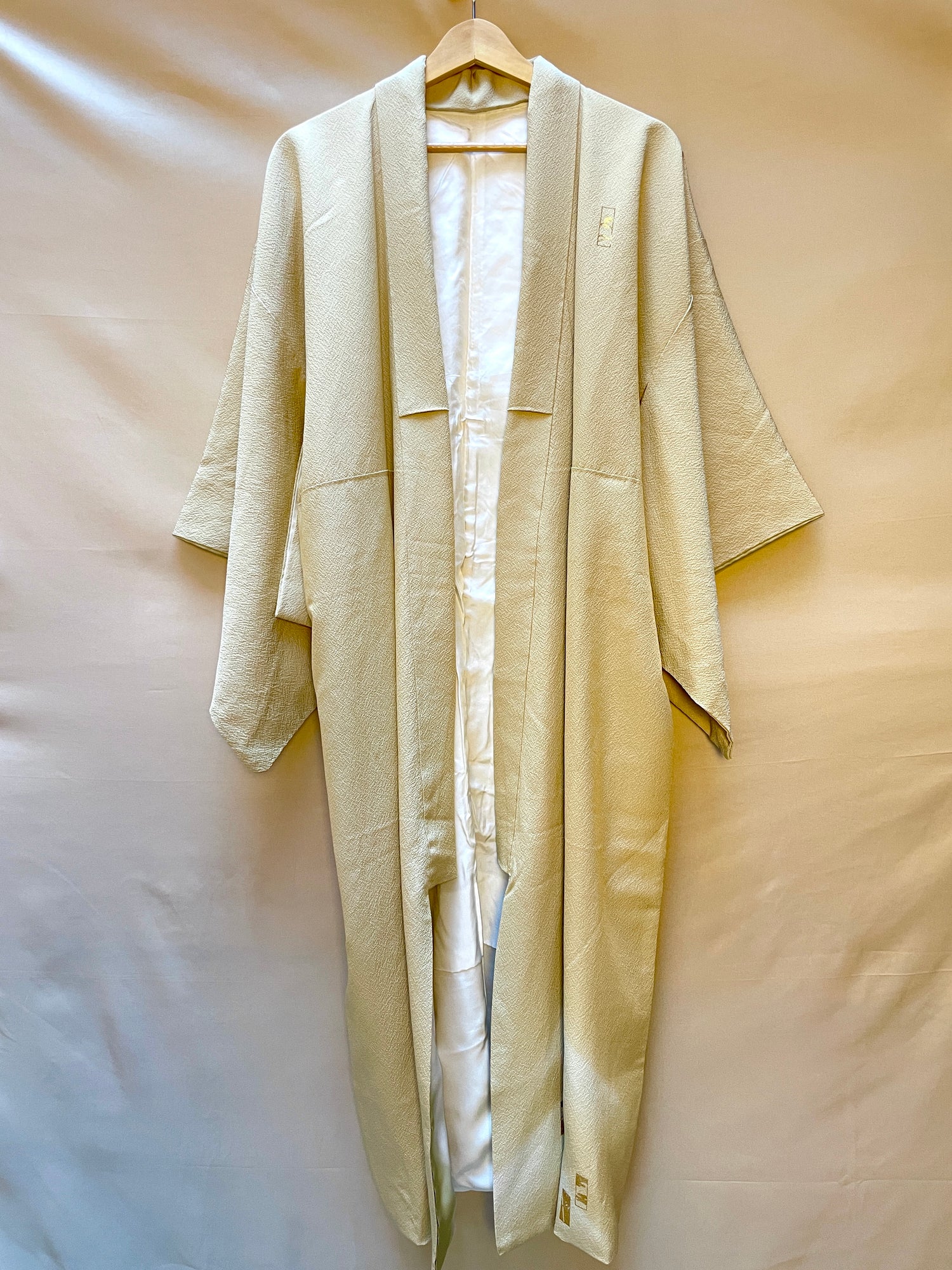 Kimono in Sand Silk with Gold details and Embroideries
