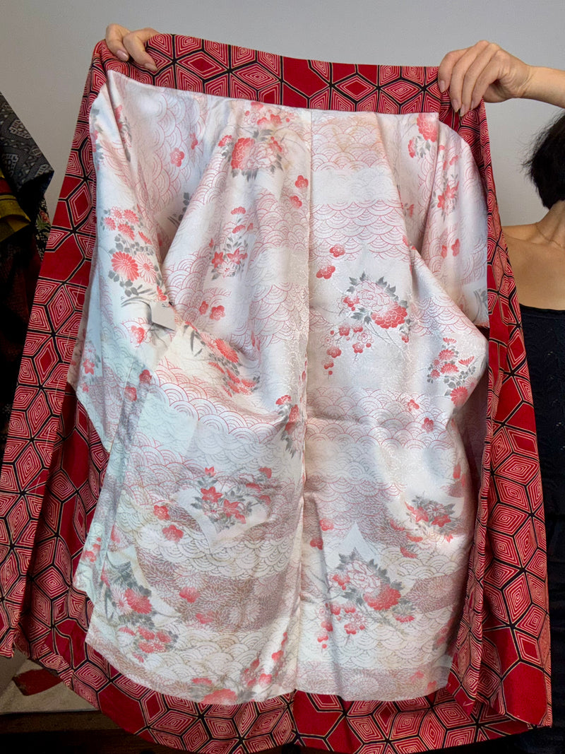 Haori Red Geometric Cubic Shapes