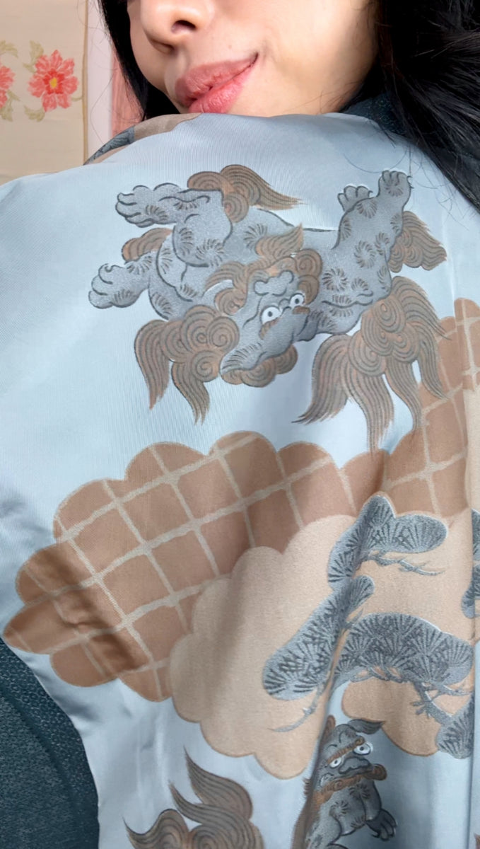 Haori Mens Dark Grey Tsumugi Technique with Shisa Lion interior in Woven Silk