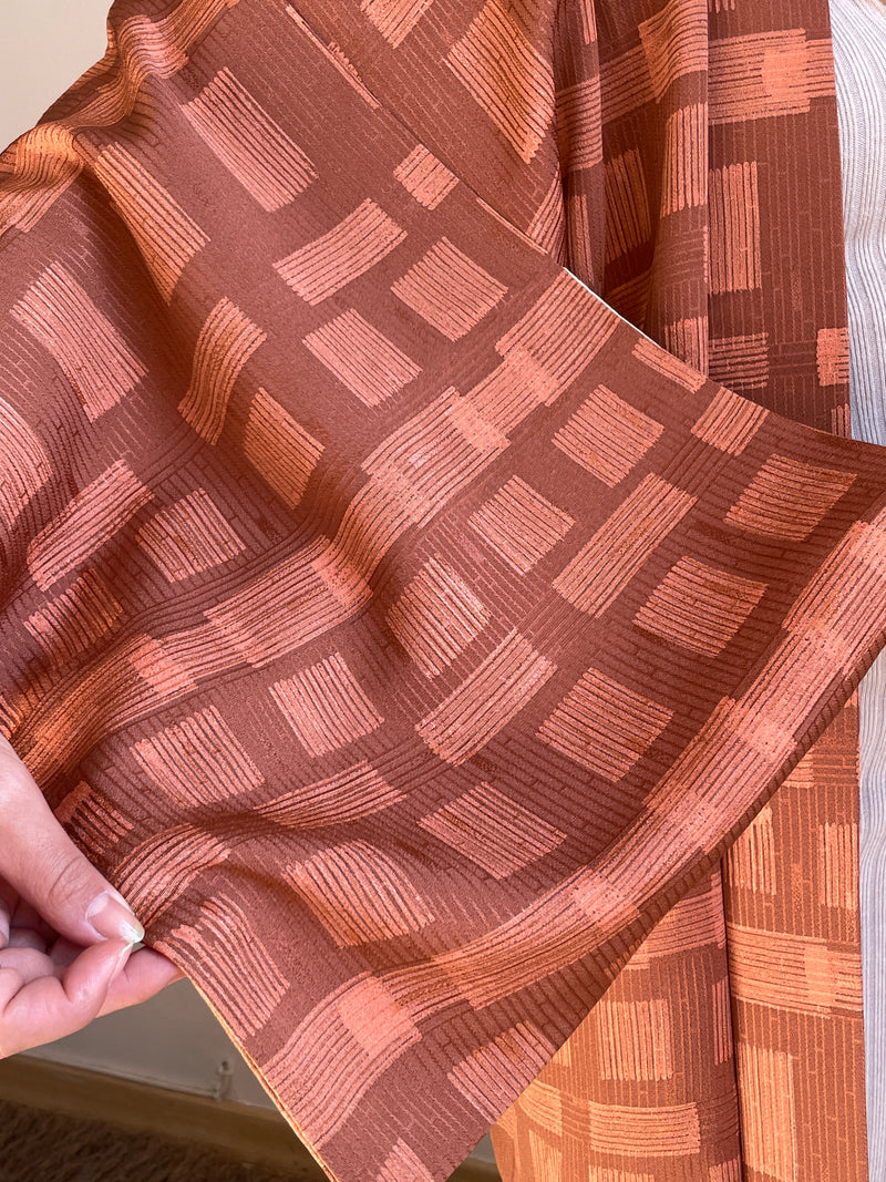 Haori Cinamon with Bricks in Silk - Closure attached