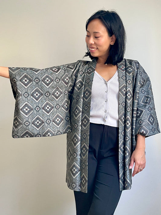 Haori Grey Geometric in Tsumugi Technique in Silk