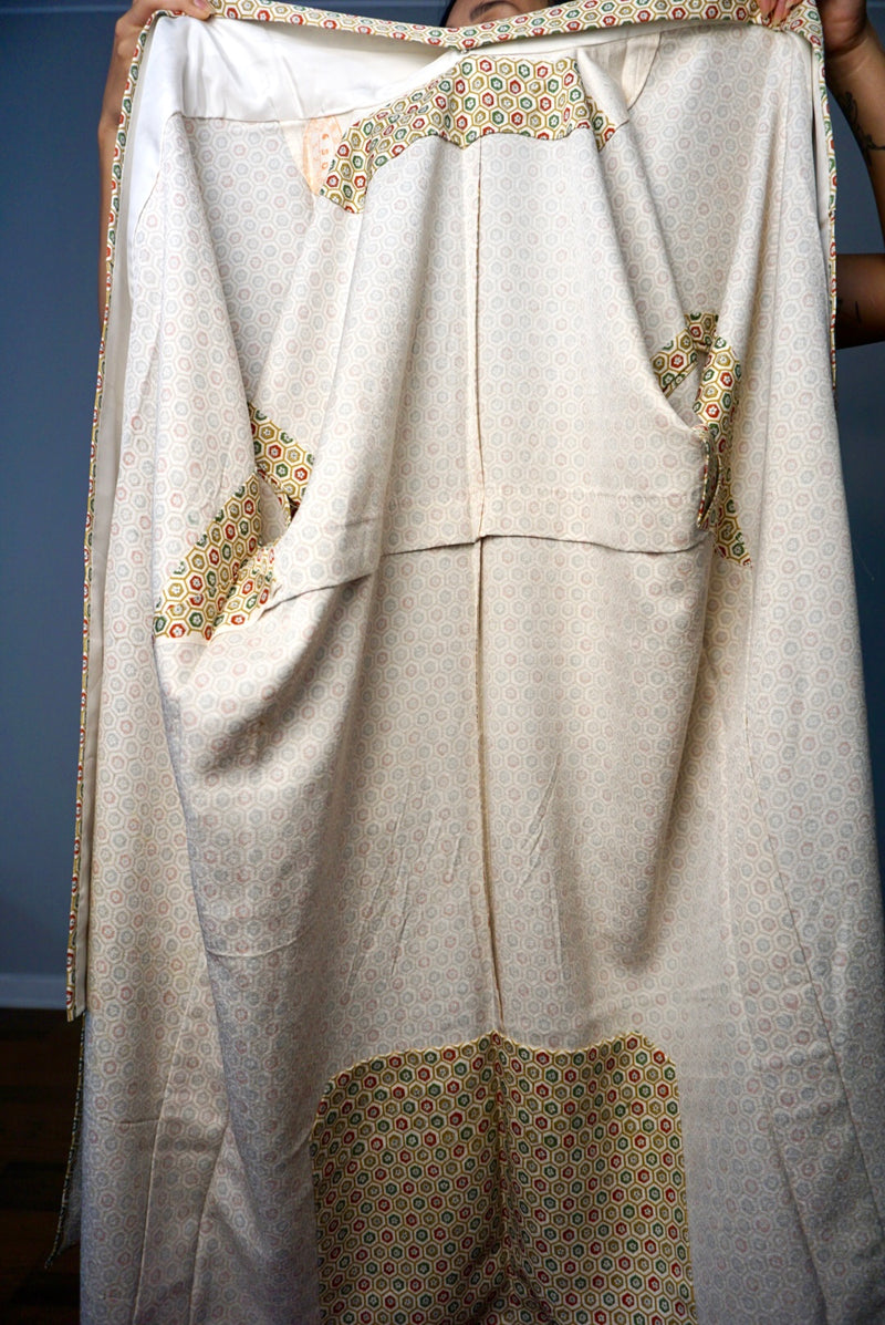 Kimono One Layer Flower Insignias in Silk