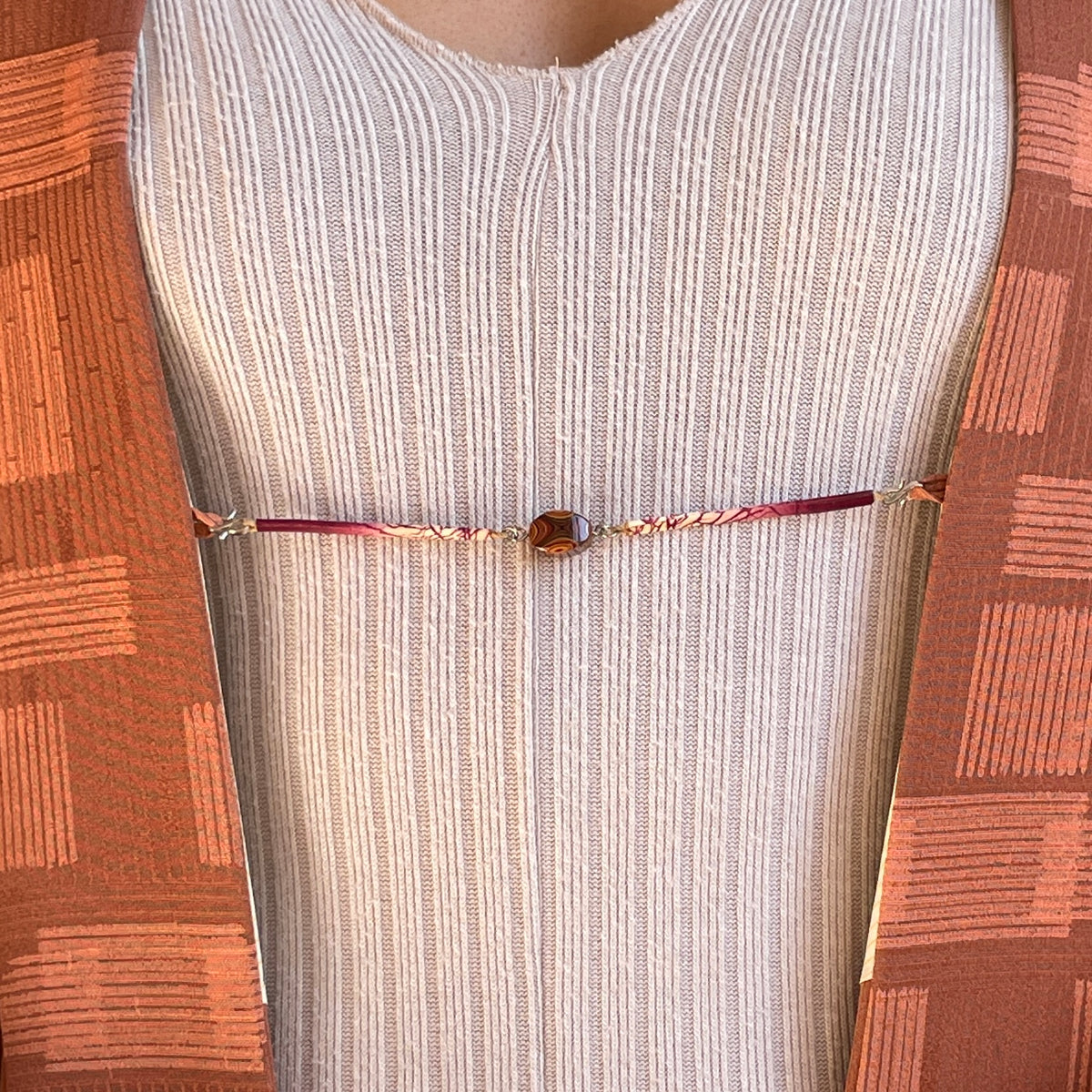 Haori Cinamon with Bricks in Silk - Closure attached