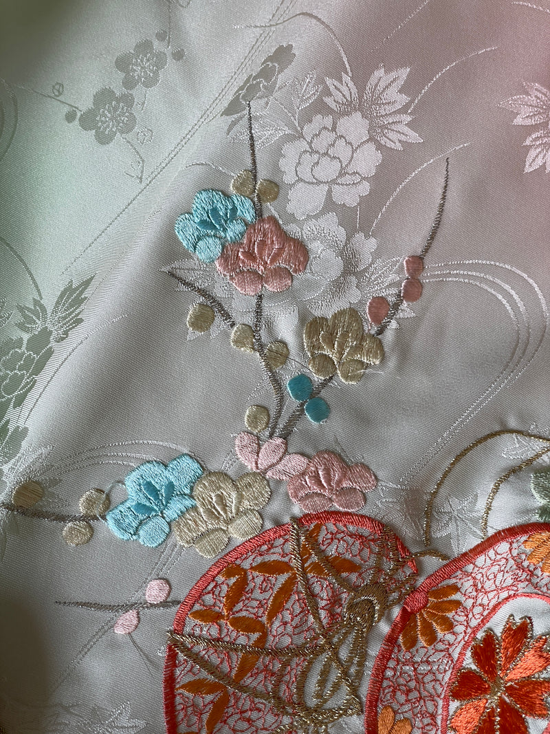 Haori Light Green and Cream With Flowers Embroideries