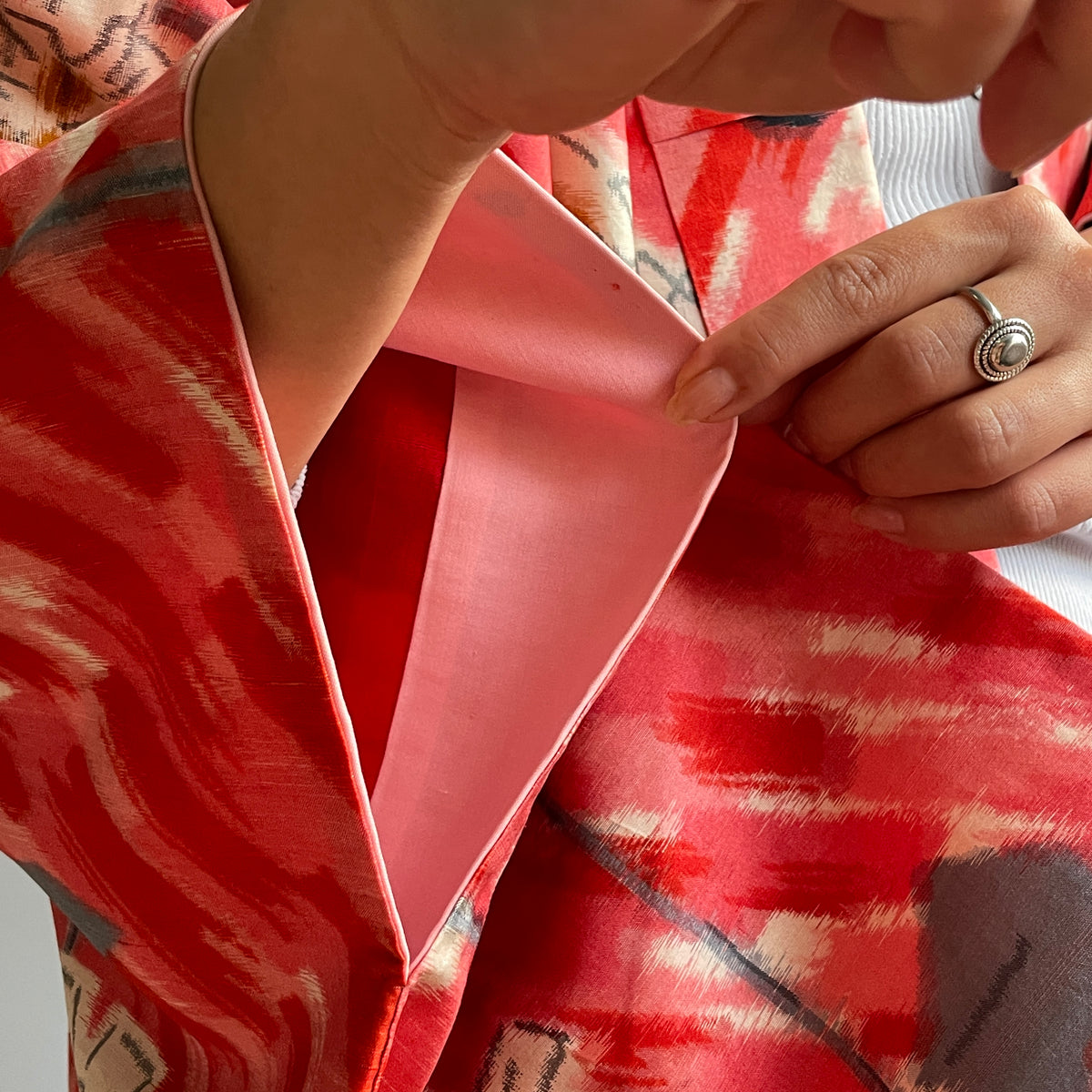 Kimono Vintage with Pink Drawings in Silk