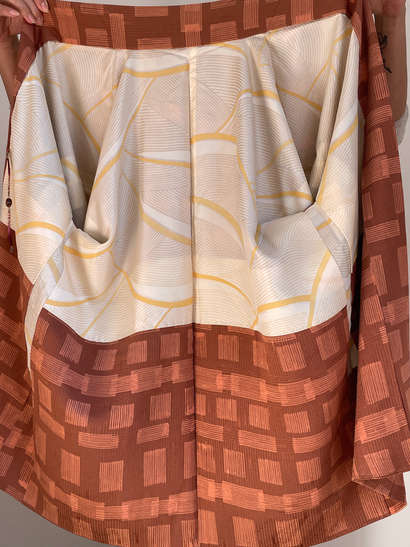 Haori Cinamon with Bricks in Silk - Closure attached