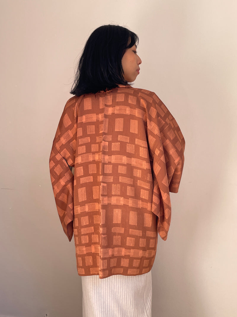 Haori Cinamon with Bricks in Silk - Closure attached