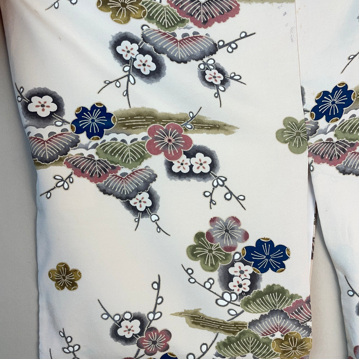 Kimono Cream with Japanese Garden Cherryblossom Painting