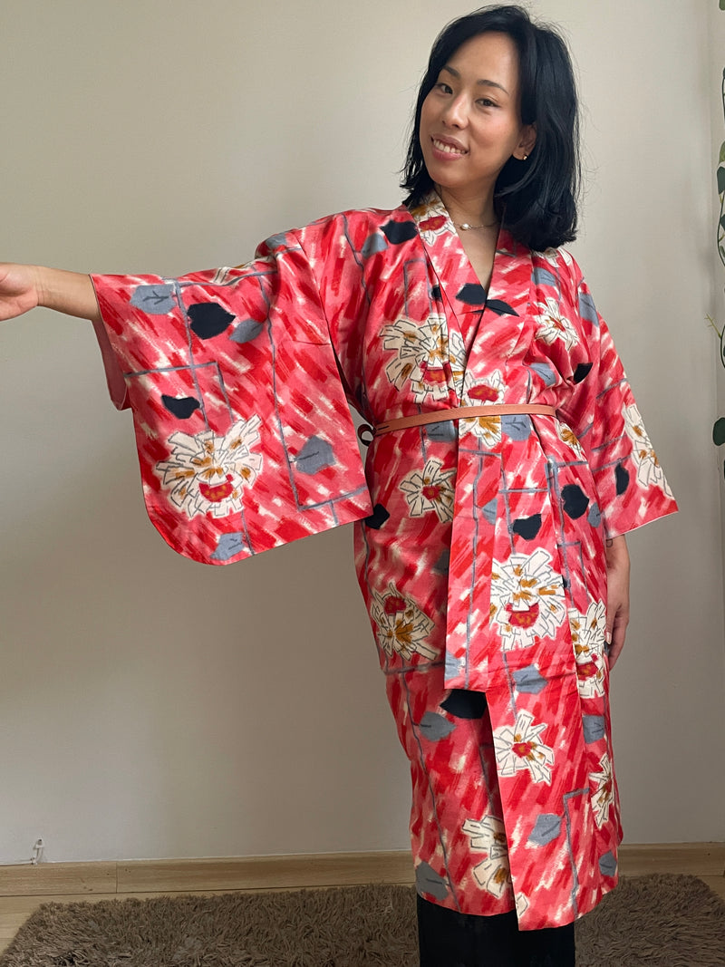 Kimono Vintage with Pink Drawings in Silk