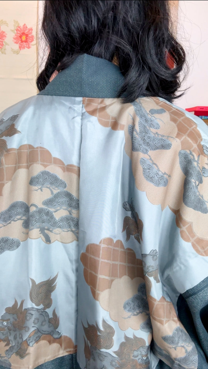 Haori Mens Dark Grey Tsumugi Technique with Shisa Lion interior in Woven Silk