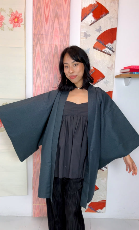 Haori Mens Dark Grey Tsumugi Technique with Shisa Lion interior in Woven Silk
