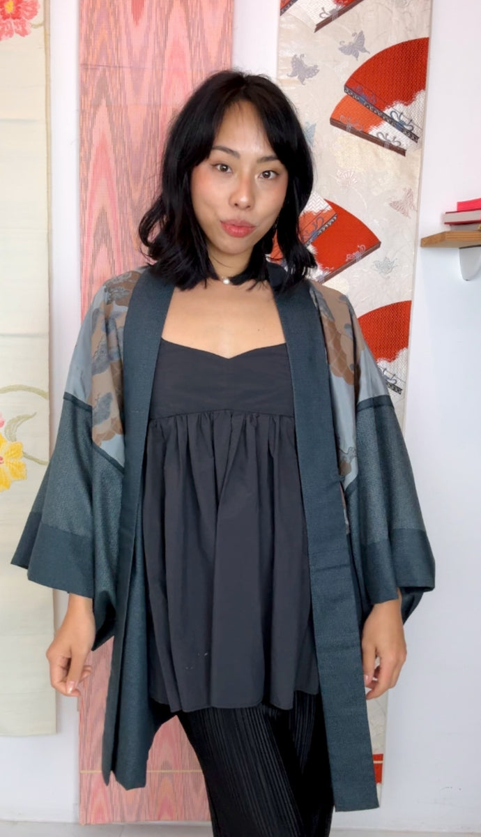 Haori Mens Dark Grey Tsumugi Technique with Shisa Lion interior in Woven Silk