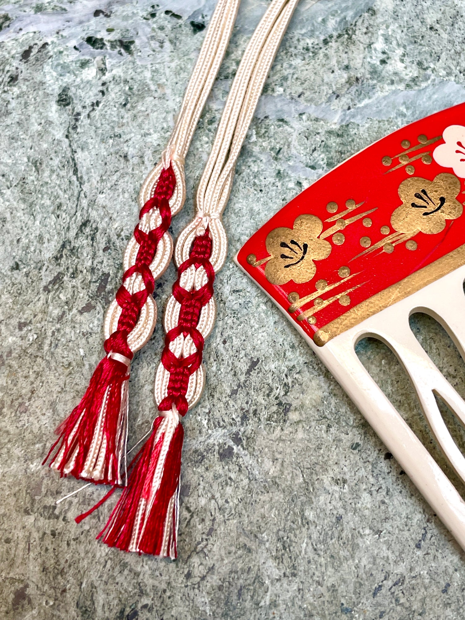 Haorihimo Belts White And Red in Silk (set of 2)