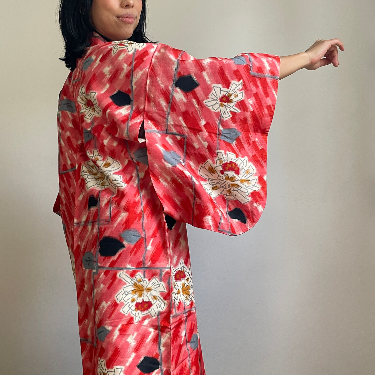 Kimono Vintage with Pink Drawings in Silk