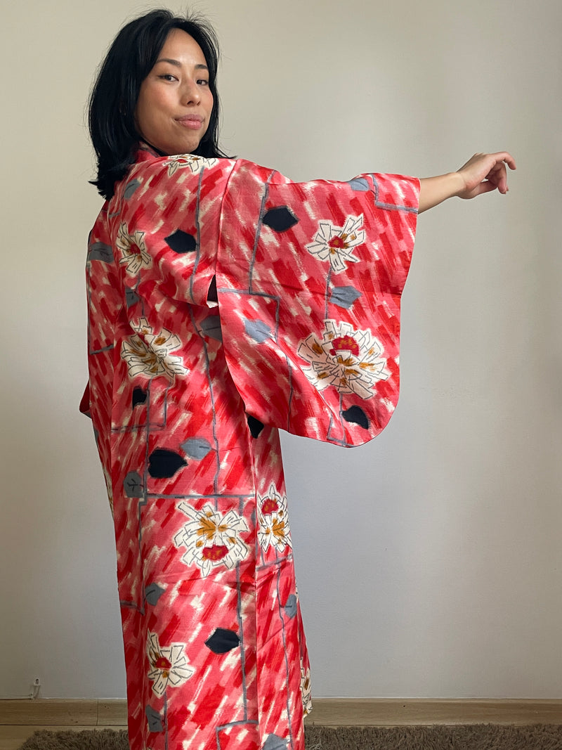 Kimono Vintage with Pink Drawings in Silk