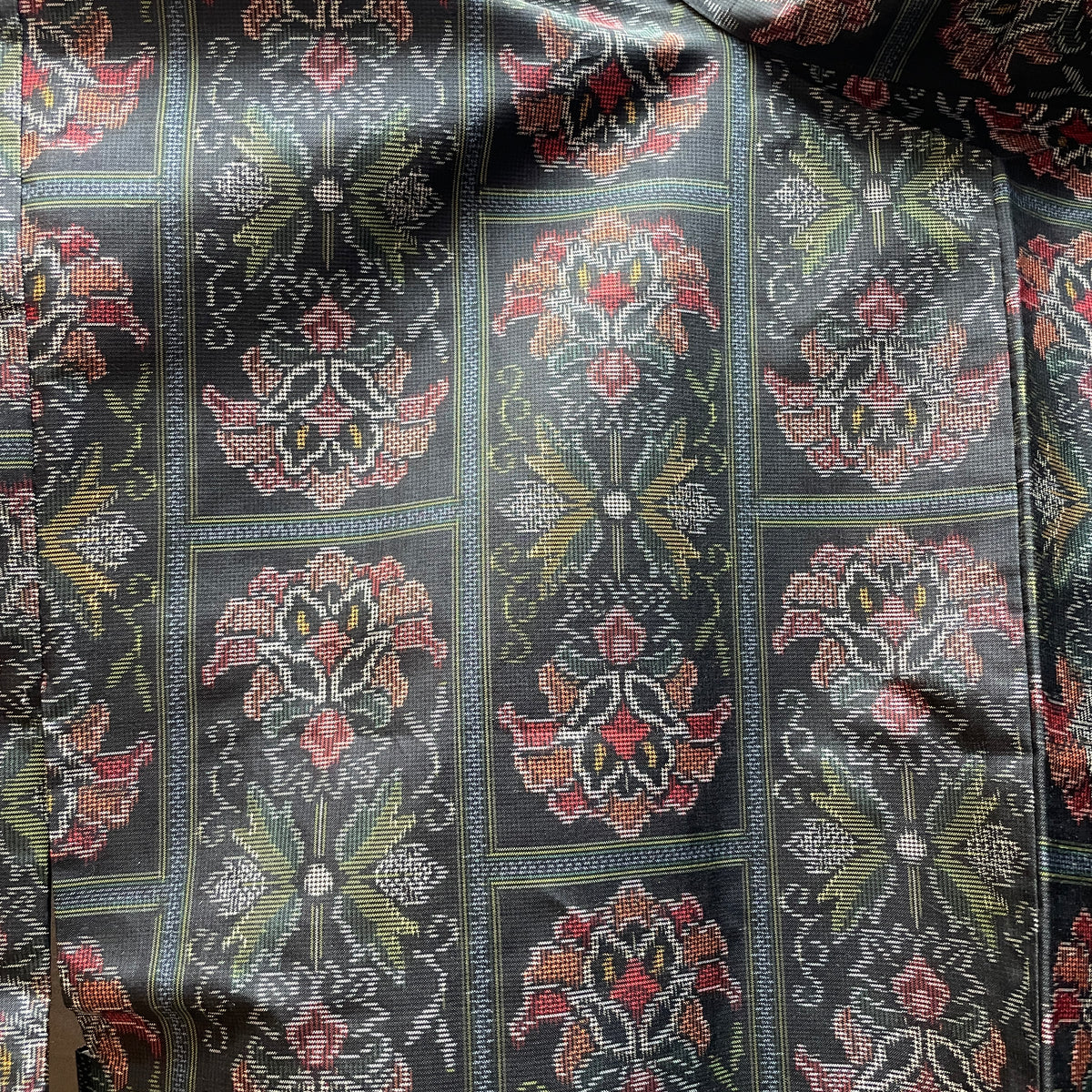 Haori Jacket Oshima Silk Flowers in Black and Red