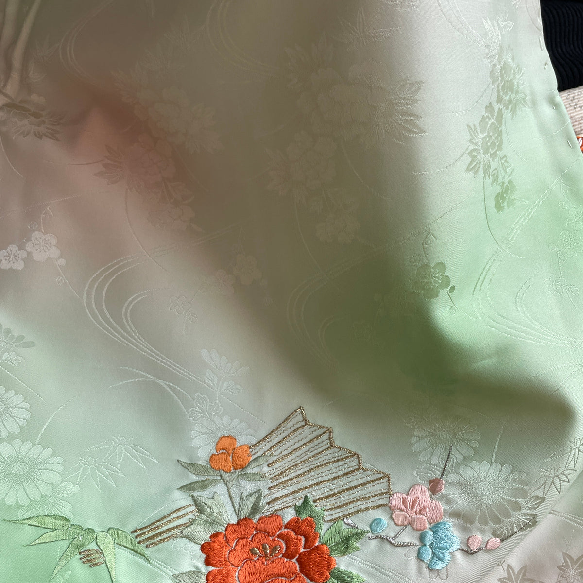 Haori Light Green and Cream With Flowers Embroideries