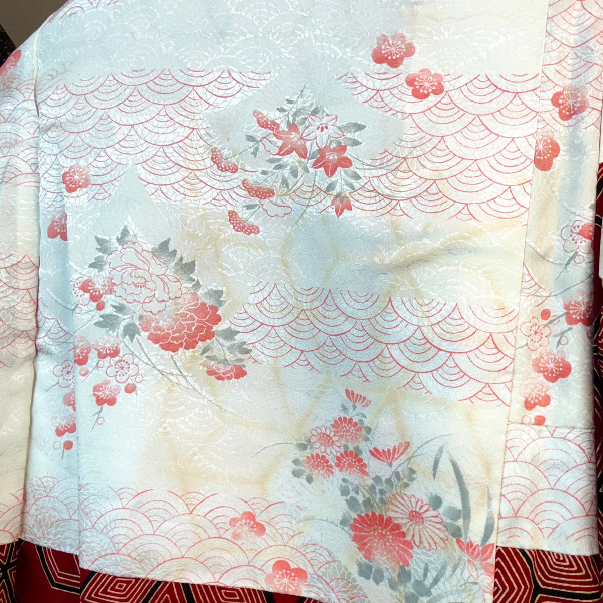Haori Red Geometric Cubic Shapes