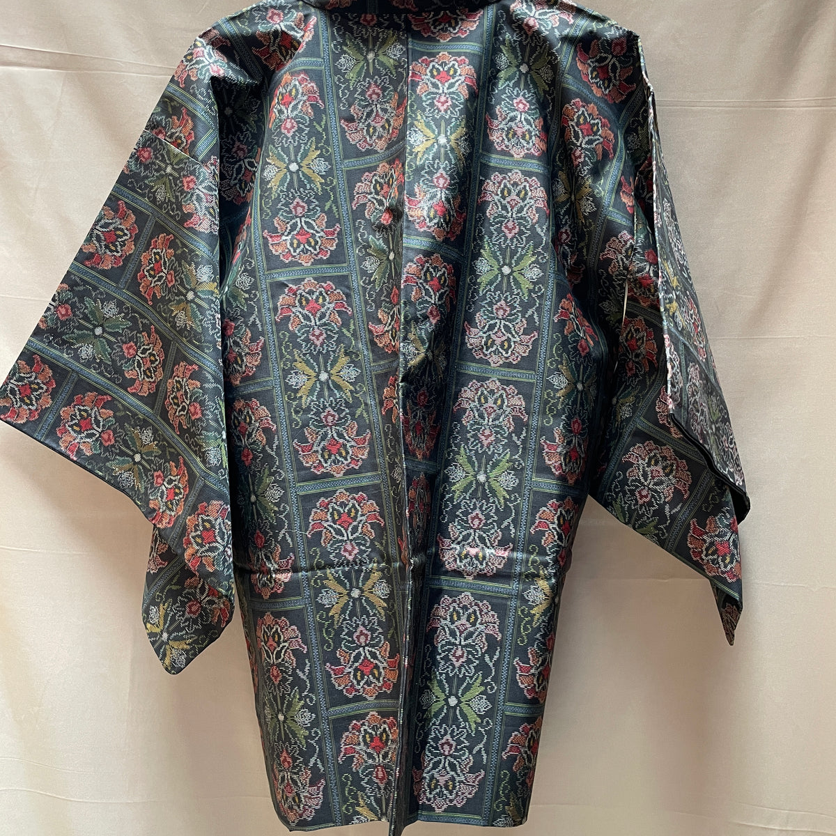 Haori Jacket Oshima Silk Flowers in Black and Red
