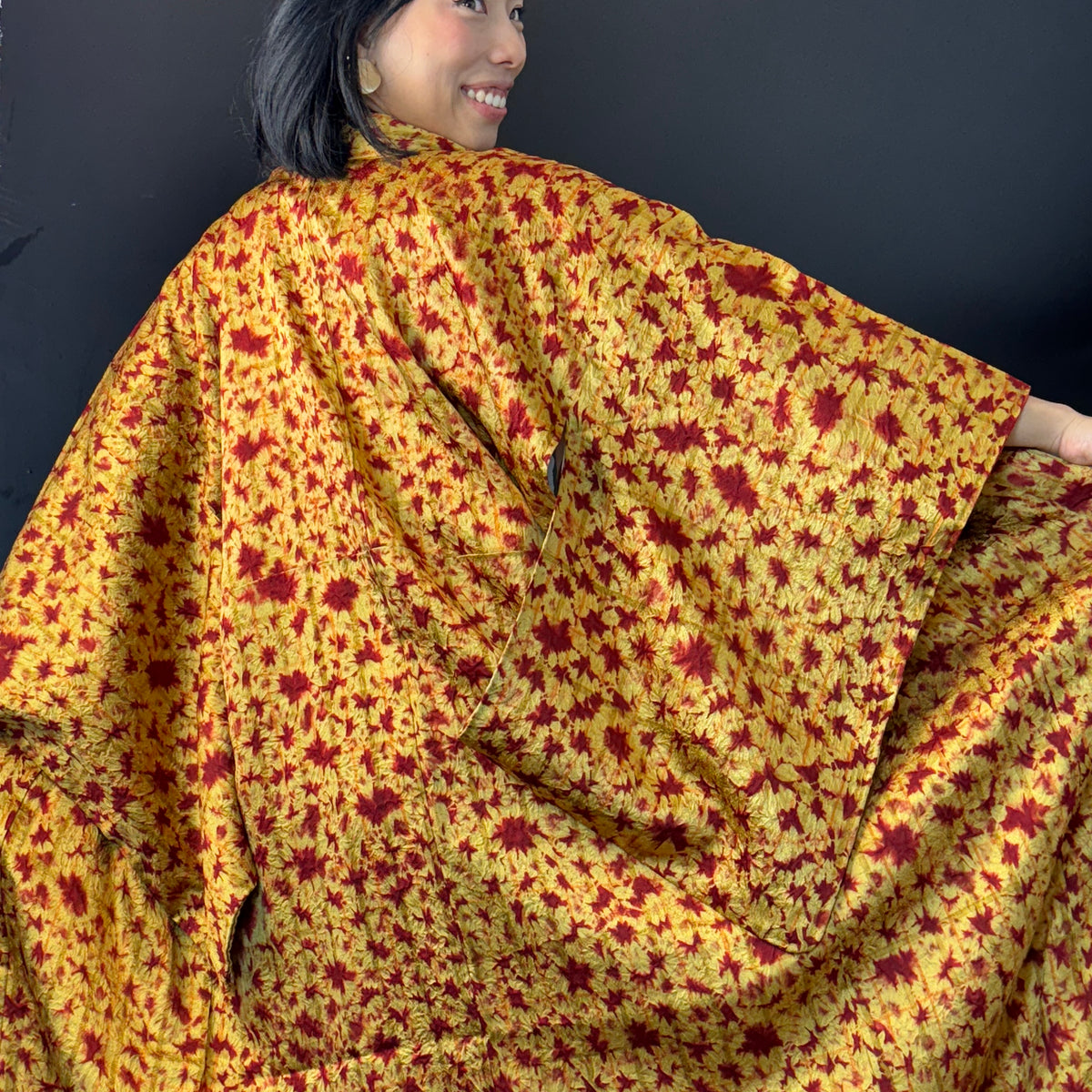Kimono Golden Sun with Red Shibori Technique in Silk