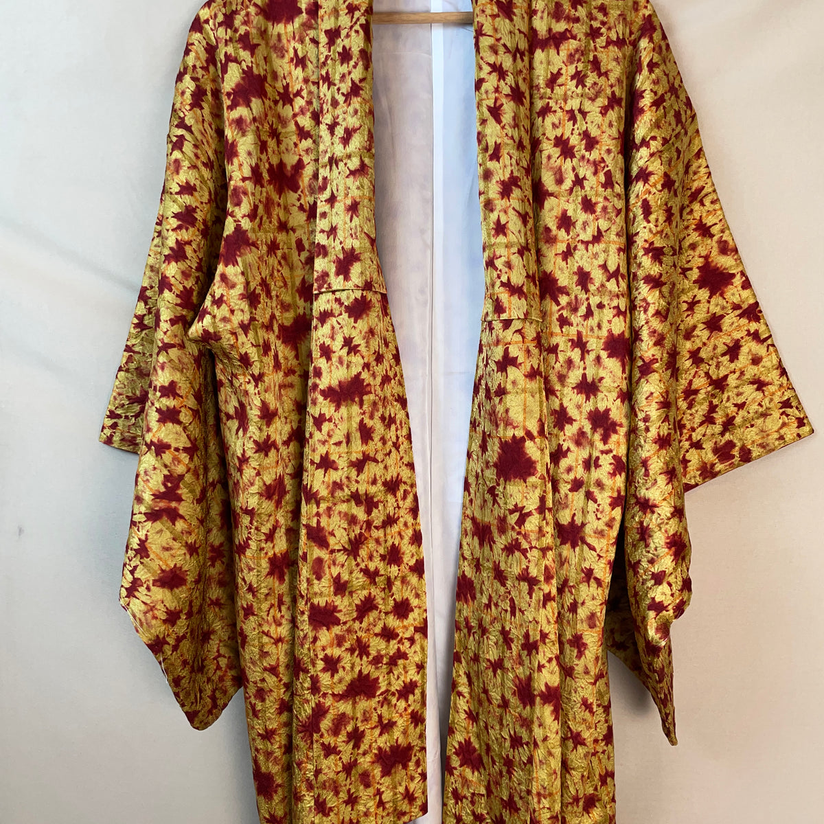 Kimono Golden Sun with Red Shibori Technique in Silk