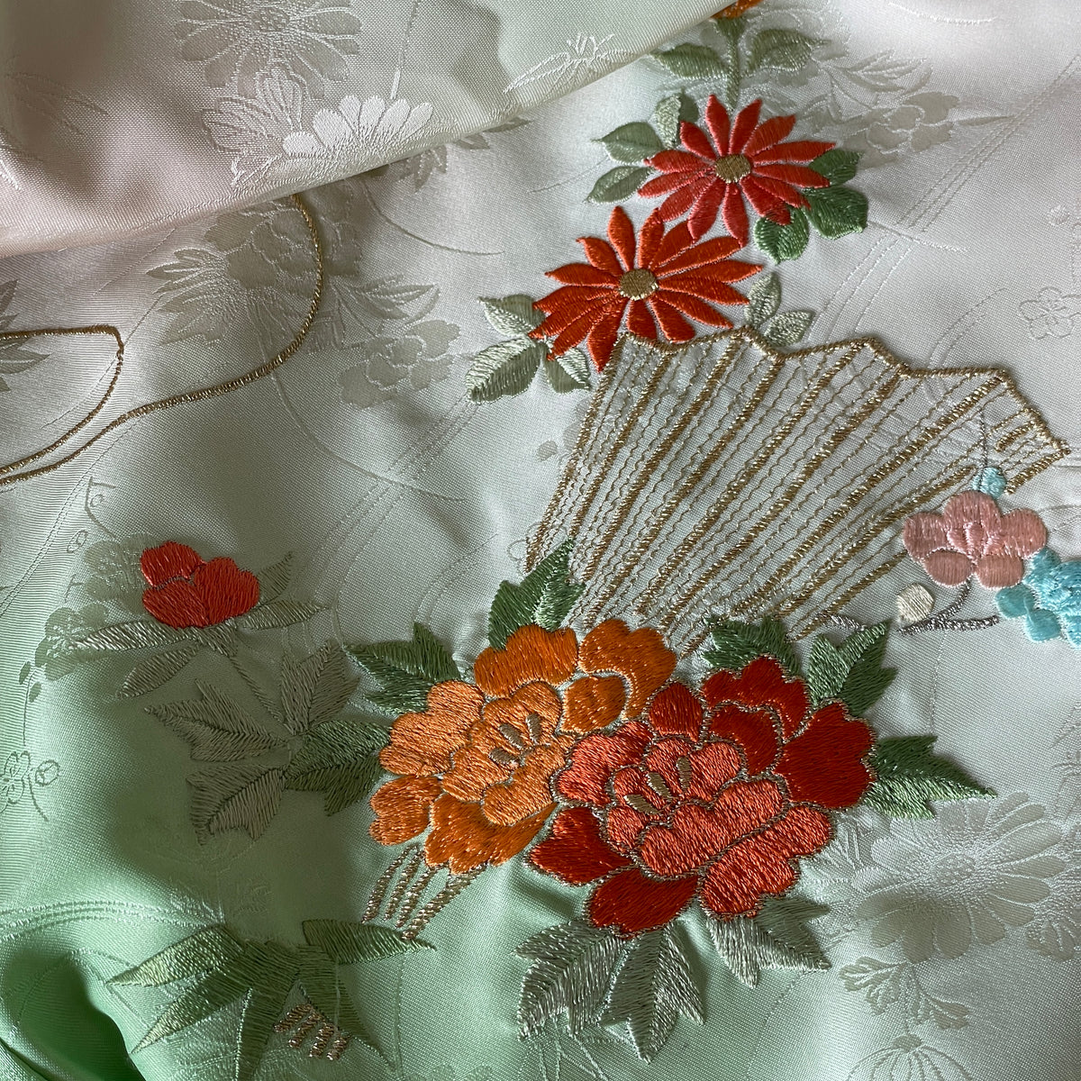 Haori Light Green and Cream With Flowers Embroideries