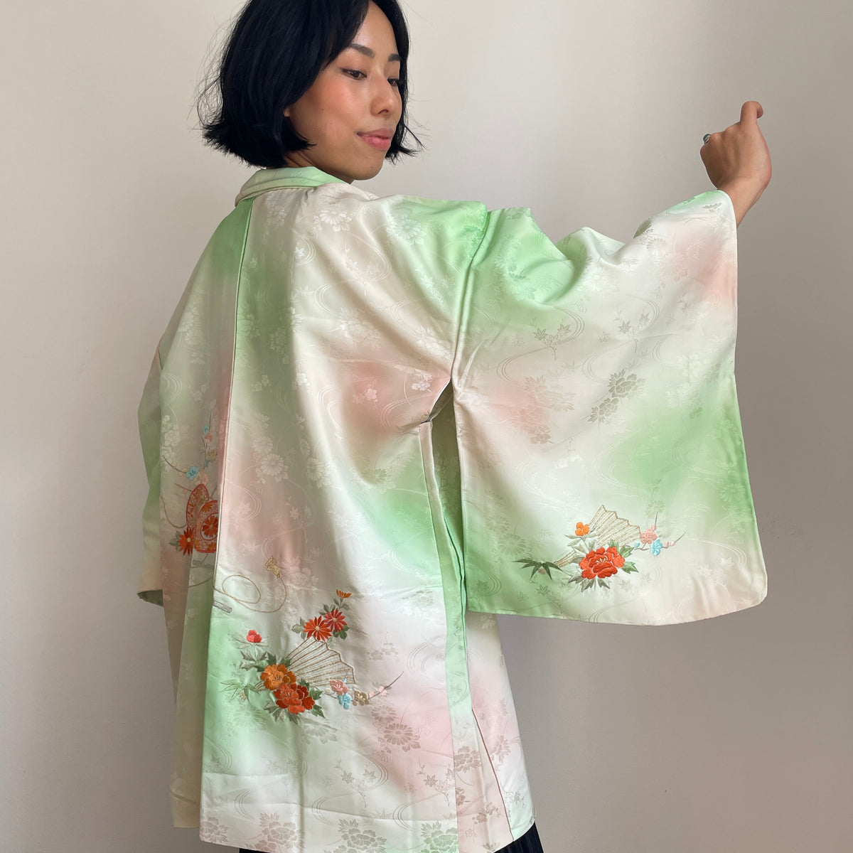 Haori Light Green and Cream With Flowers Embroideries