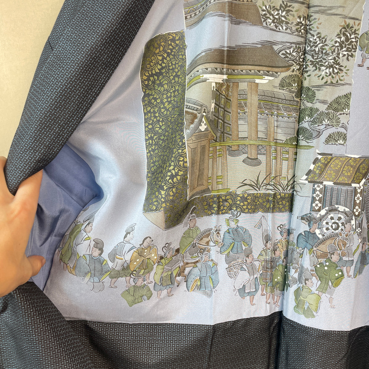 Haori Mens Dark Blue Oshima Tsumugi Silk with Painted Interior