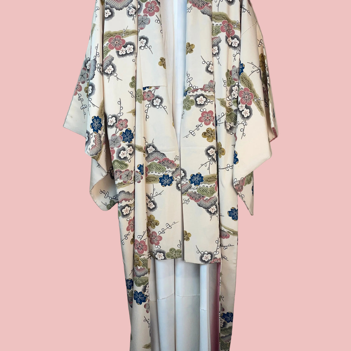 Kimono Cream with Japanese Garden Cherryblossom Painting