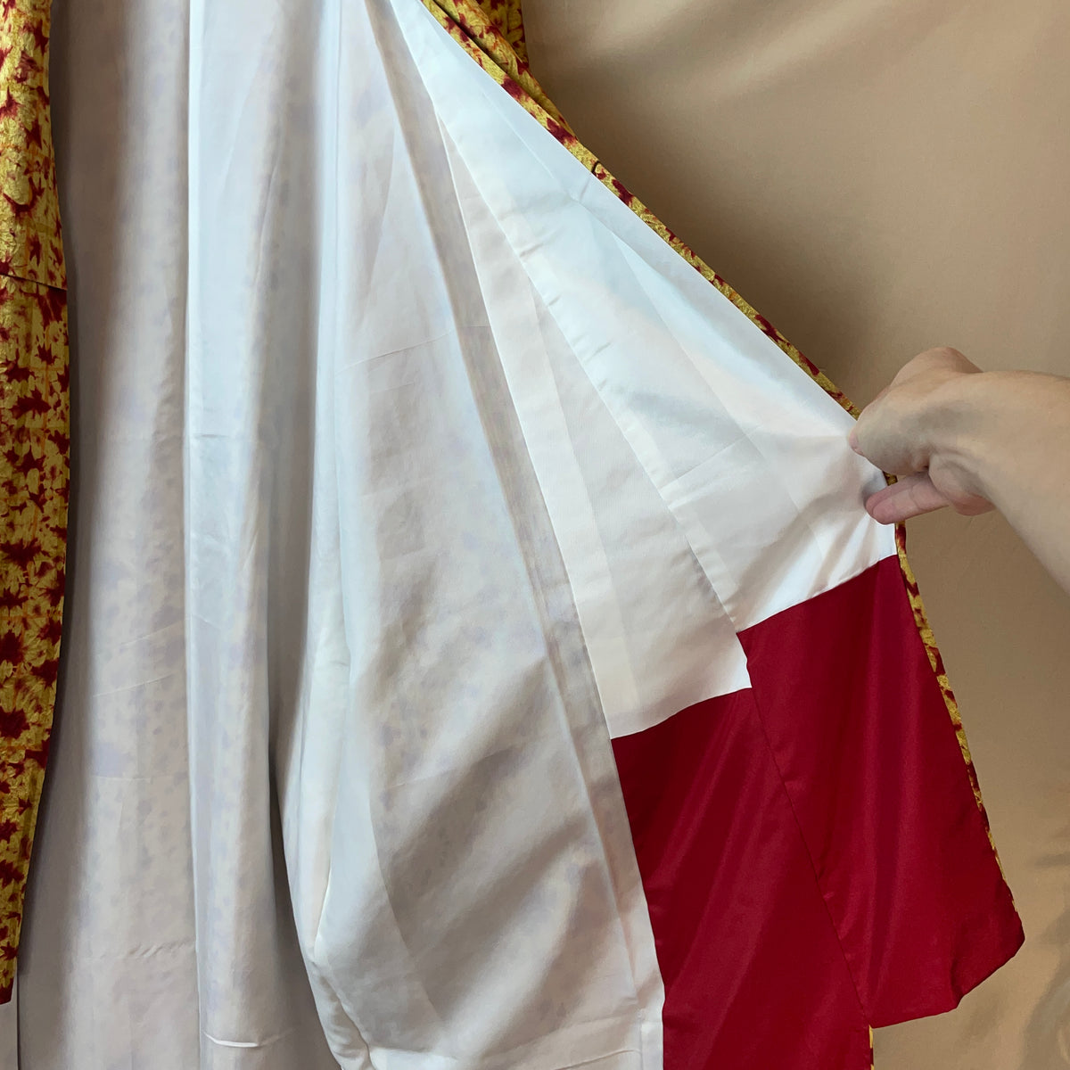 Kimono Golden Sun with Red Shibori Technique in Silk