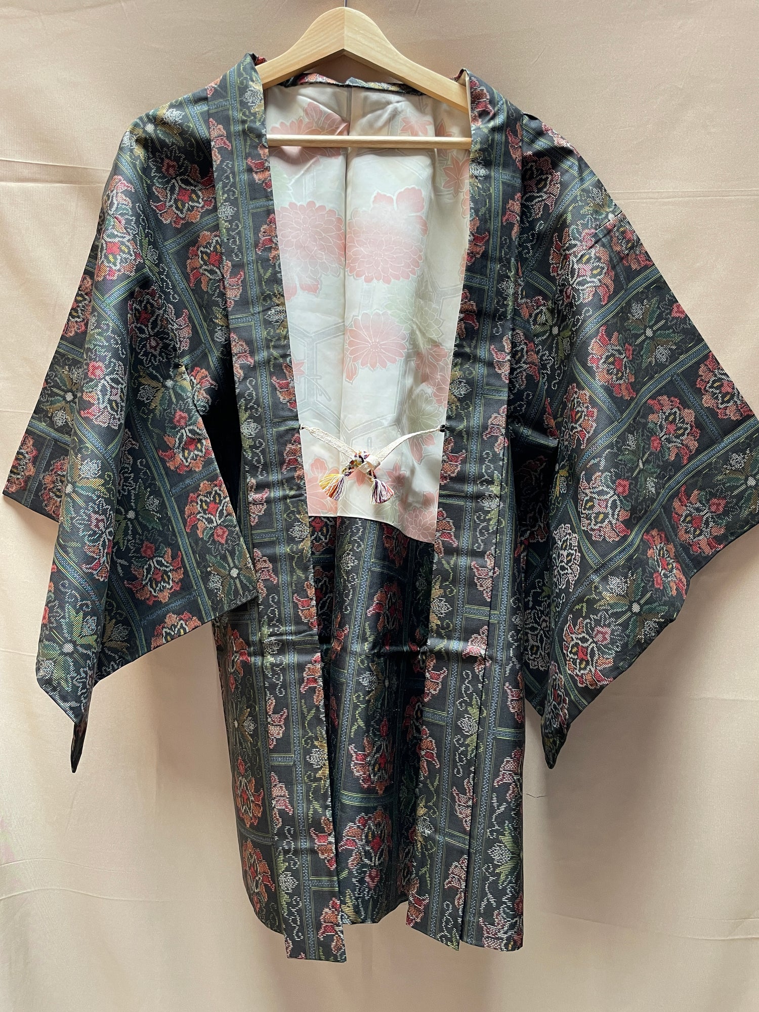 Haori Jacket Oshima Silk Flowers in Black and Red