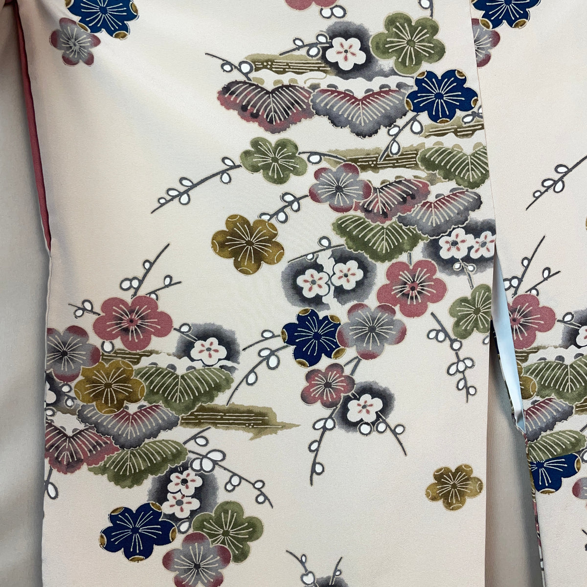 Kimono Cream with Japanese Garden Cherryblossom Painting