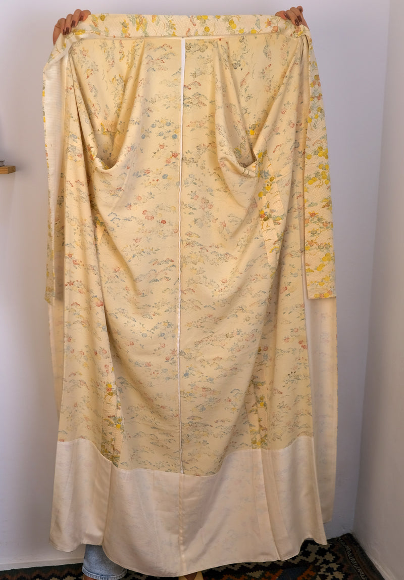 Kimono Single Layer Pale Yellow with Lemon Trees in Silk