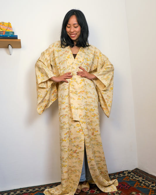 Kimono Single Layer Pale Yellow with Lemon Trees in Silk
