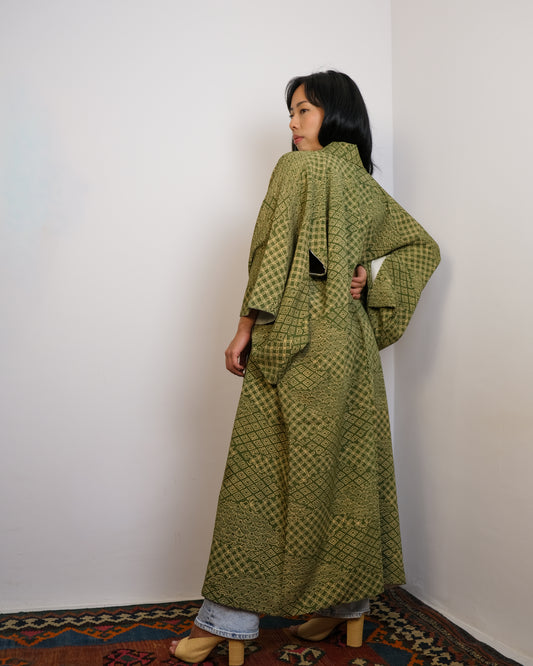 Kimono Moss Green with Patterns in Silk