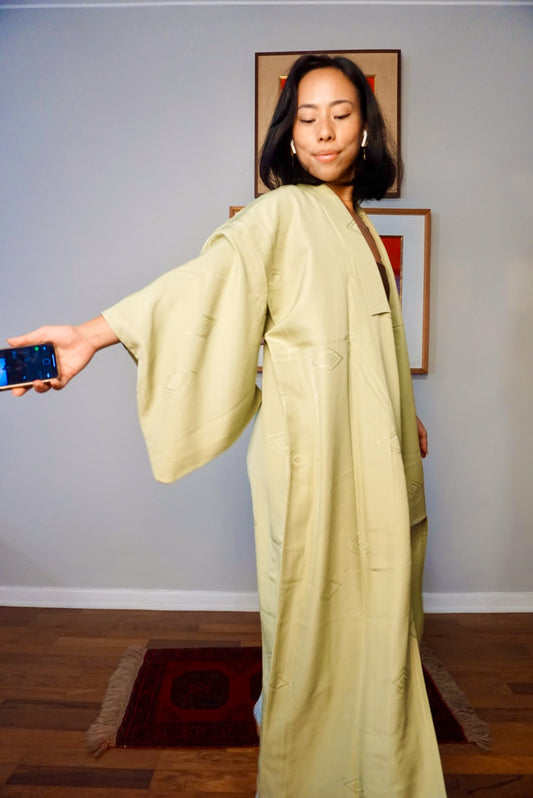 Kimono One Layer Light Pistacchio with Diamond Shapes in Silk